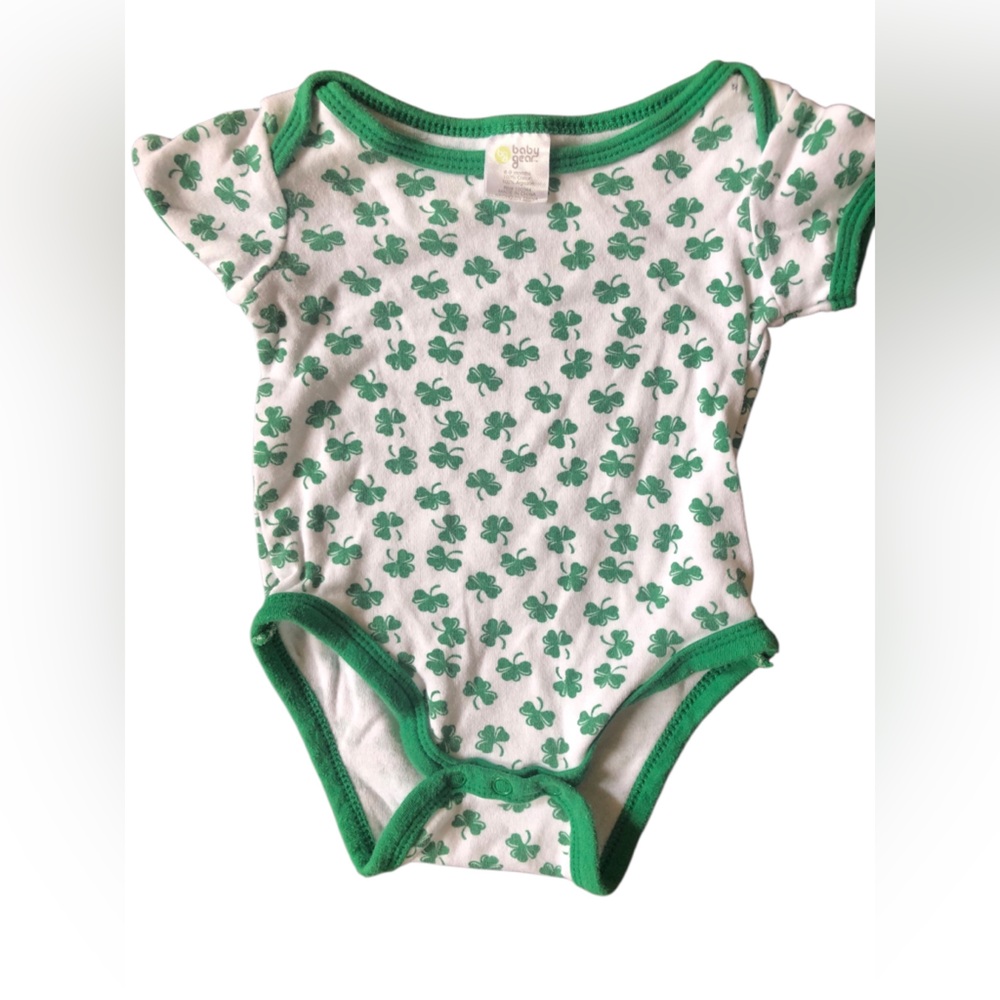 Short sleeve wire green shamrock onesie Irish Ireland St Patrick’s Day Sz 6-9 mo